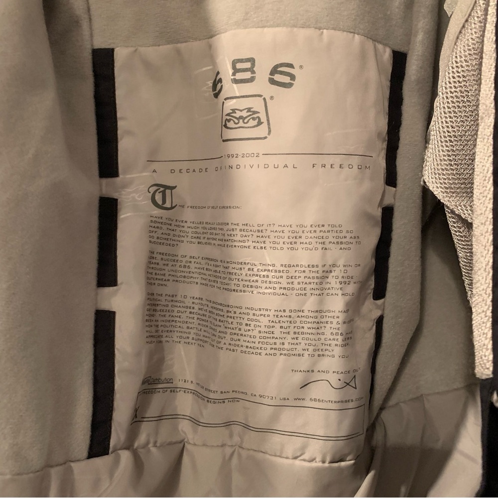 686 jacket - Picture 10 of 15